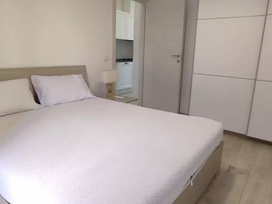 Immagine 16 di Appartamento in affitto  a Massa