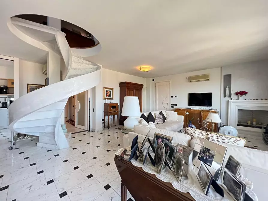 Immagine 6 di Mansarda in vendita  a Empoli