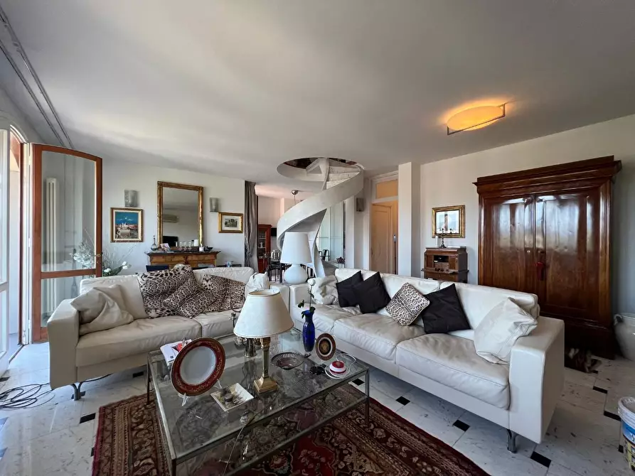 Immagine 4 di Mansarda in vendita  a Empoli