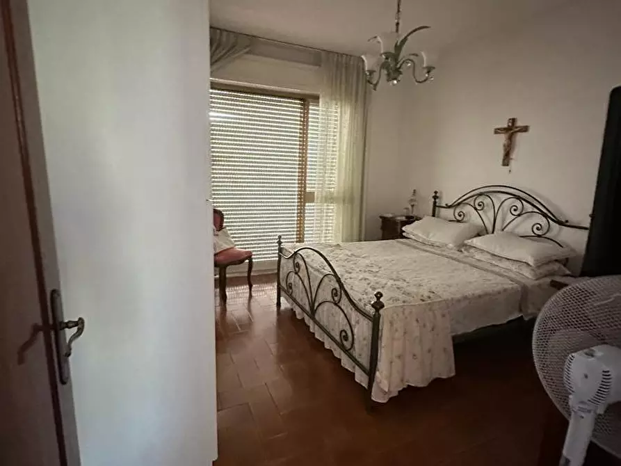 Immagine 17 di Casa indipendente in vendita  a Massa