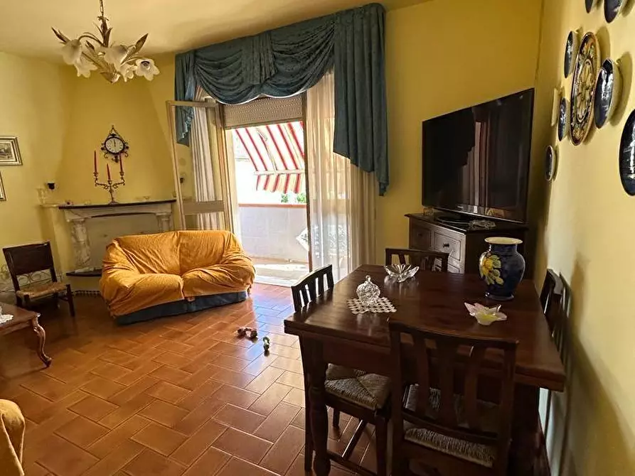 Immagine 11 di Casa indipendente in vendita  a Massa