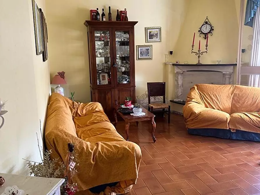 Immagine 9 di Casa indipendente in vendita  a Massa