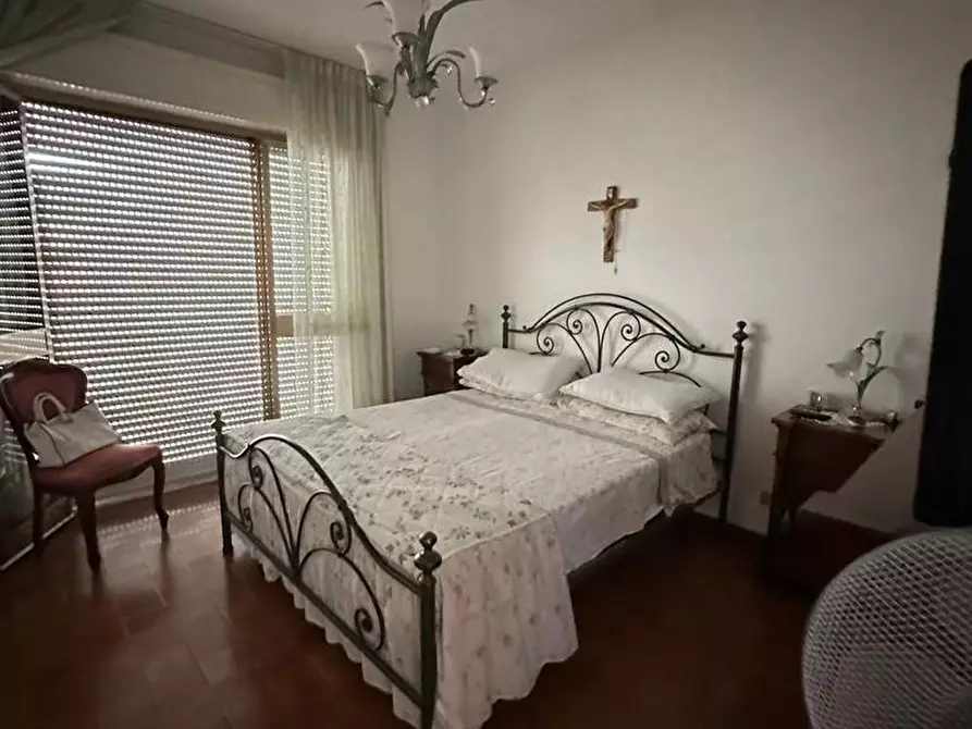 Immagine 18 di Casa indipendente in vendita  a Massa