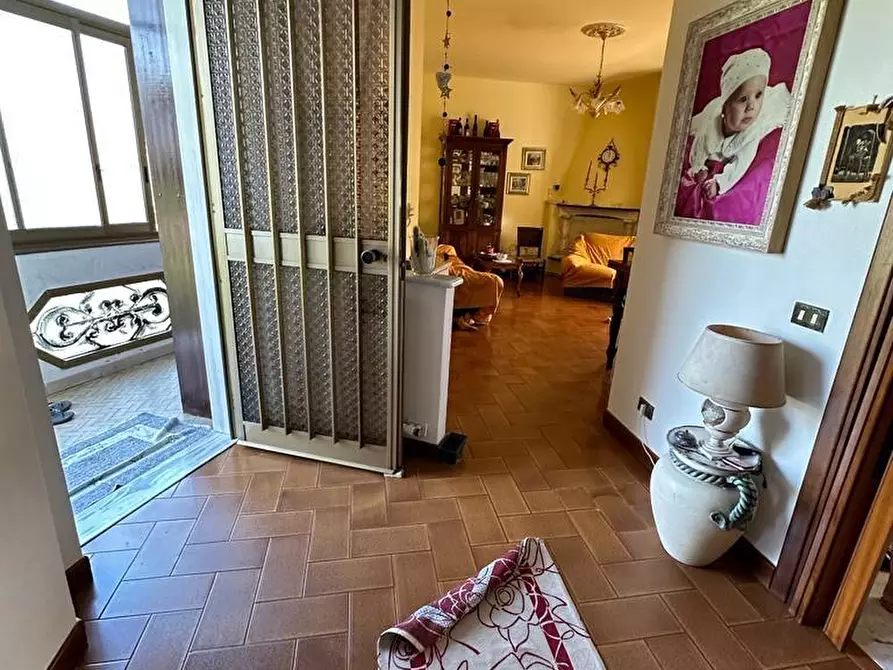 Immagine 27 di Casa indipendente in vendita  a Massa