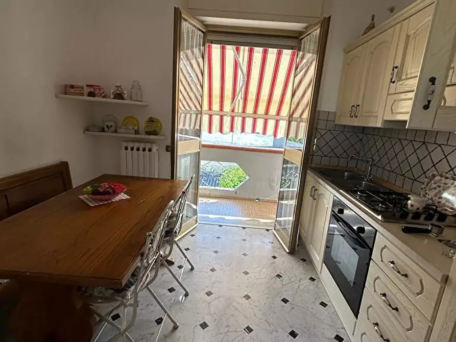 Immagine 4 di Casa indipendente in vendita  a Massa