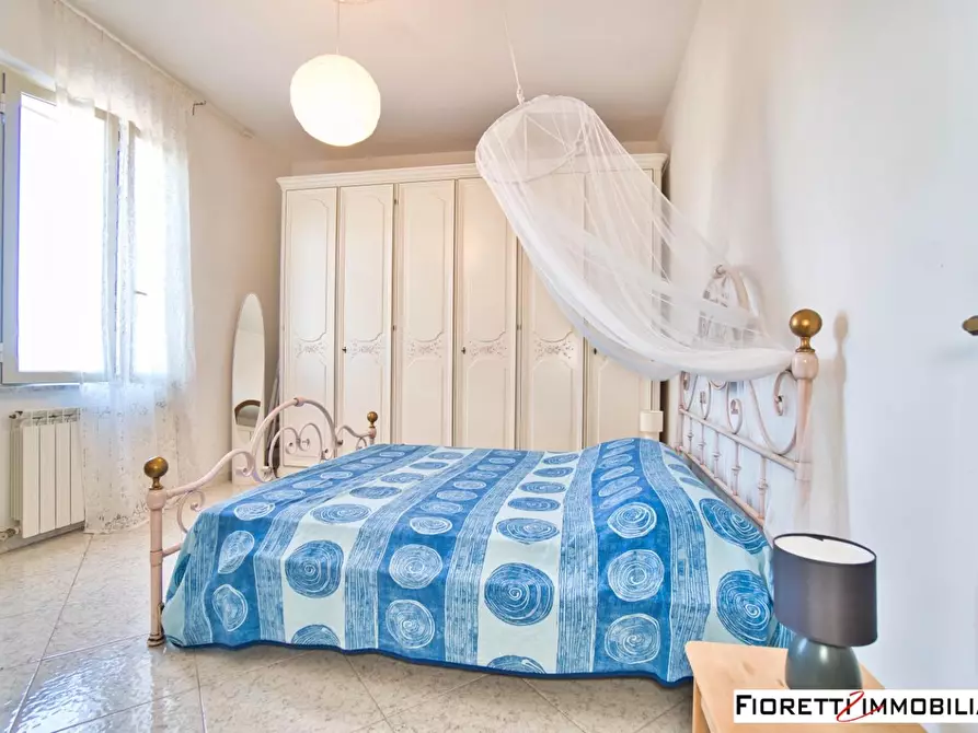 Immagine 21 di Casa colonica in vendita  a Piombino