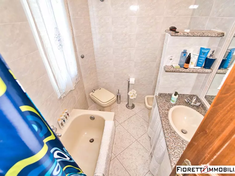 Immagine 30 di Casa colonica in vendita  a Piombino