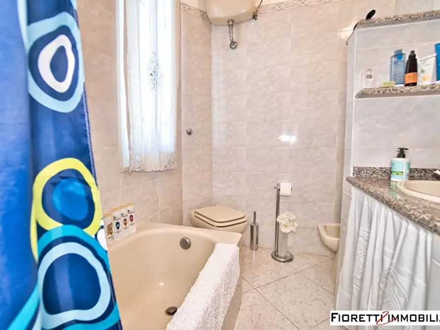 Immagine 28 di Casa colonica in vendita  a Piombino