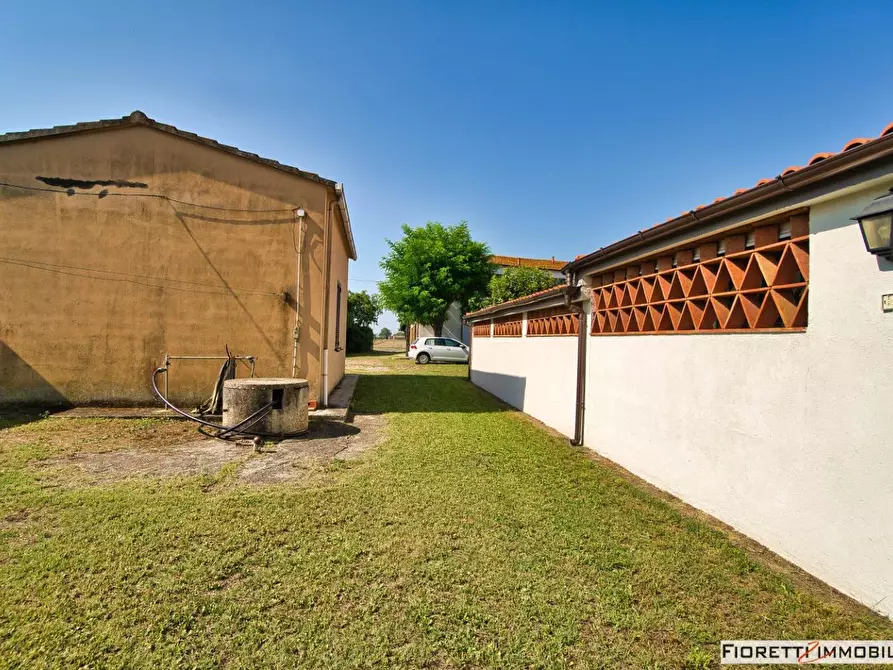 Immagine 59 di Casa colonica in vendita  a Piombino