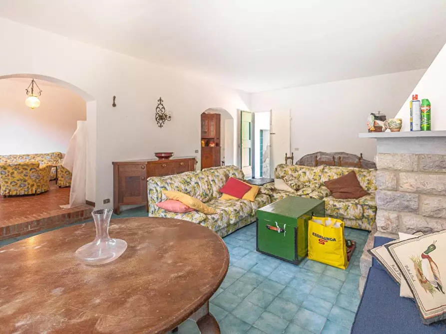 Immagine 10 di Casa colonica in vendita  a Fauglia