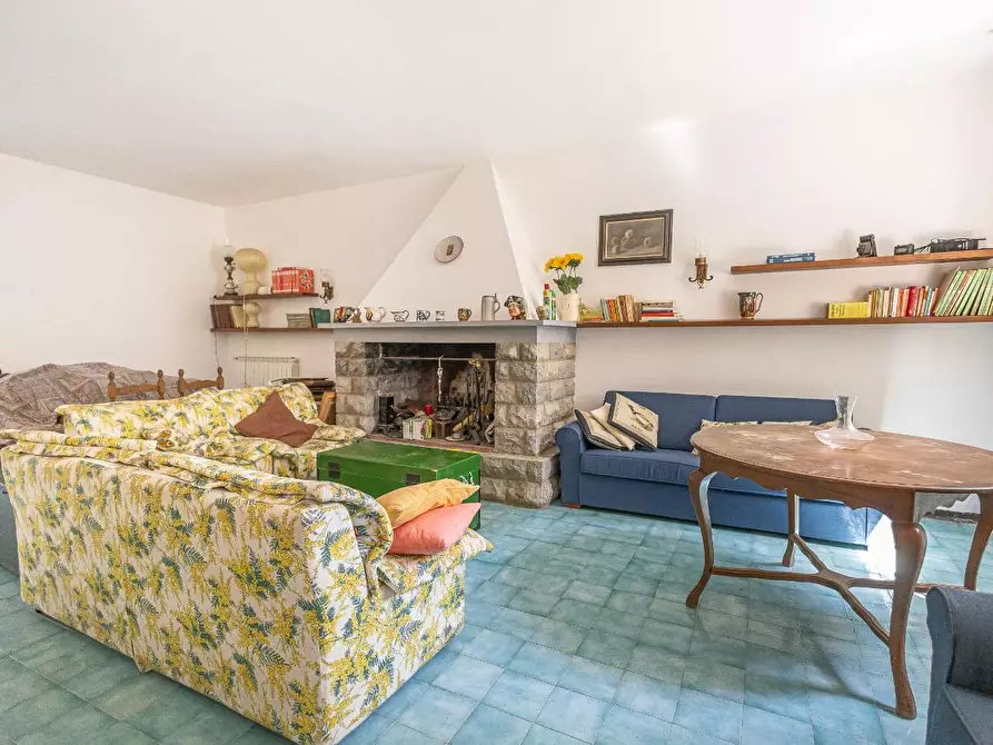 Immagine 9 di Casa colonica in vendita  a Fauglia