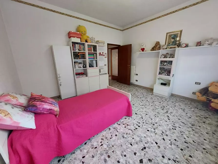 Immagine 21 di Casa indipendente in vendita  a Pontedera