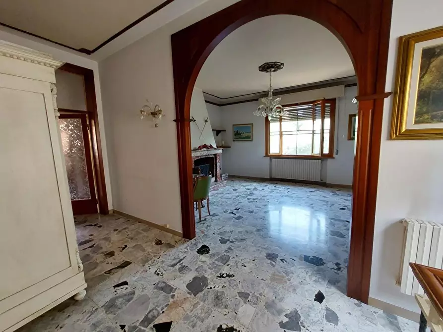 Immagine 2 di Casa indipendente in vendita  a Pontedera