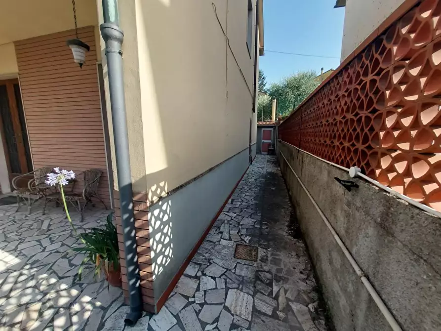 Immagine 48 di Casa indipendente in vendita  a Pontedera