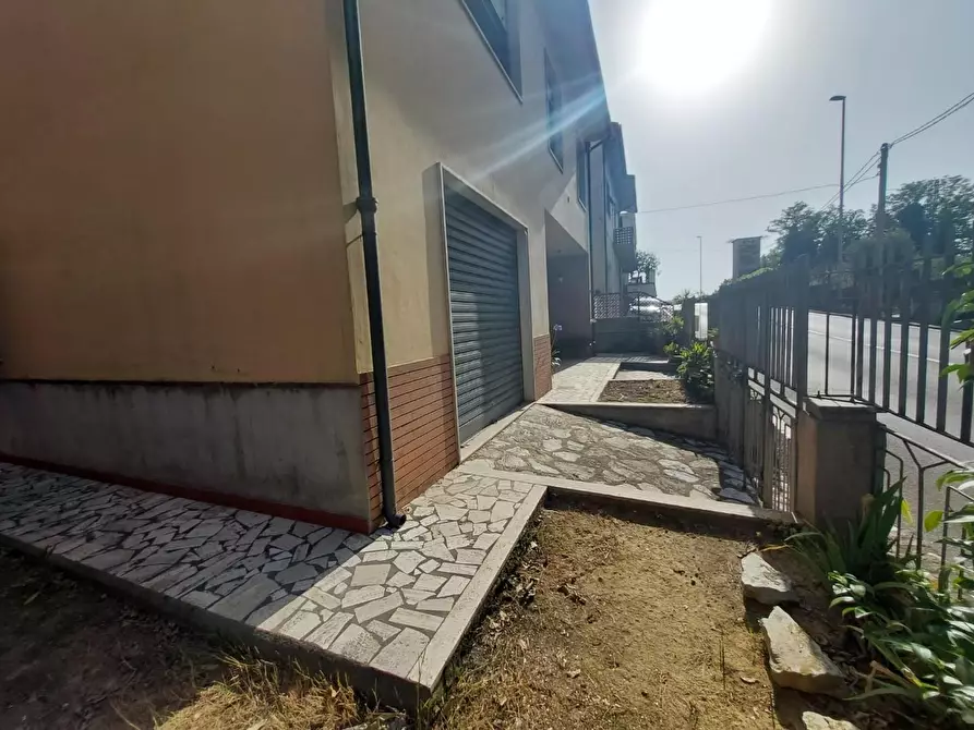 Immagine 49 di Casa indipendente in vendita  a Pontedera