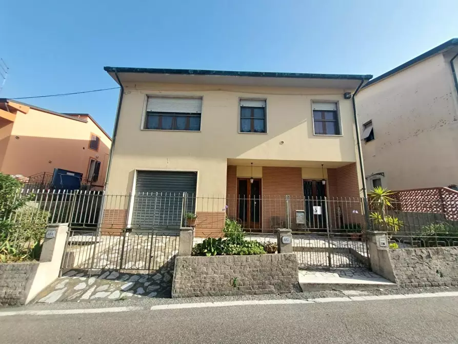 Immagine 56 di Casa indipendente in vendita  a Pontedera
