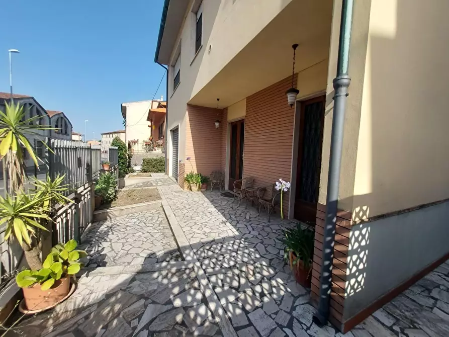 Immagine 47 di Casa indipendente in vendita  a Pontedera