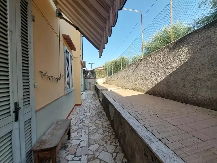 Immagine 55 di Casa indipendente in vendita  a Pontedera