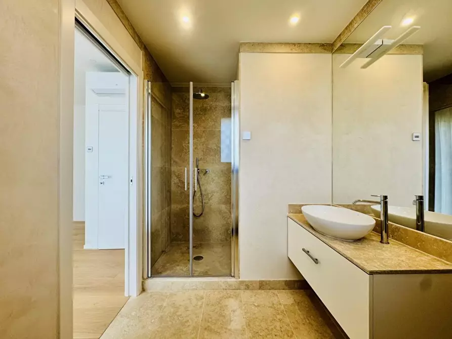 Immagine 41 di Casa indipendente in vendita  a Pietrasanta