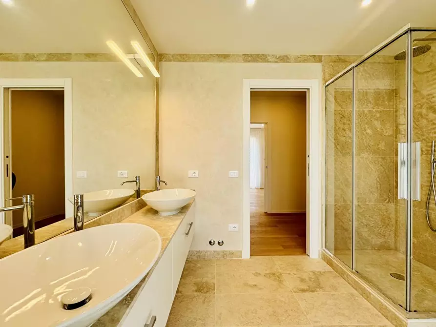 Immagine 32 di Casa indipendente in vendita  a Pietrasanta