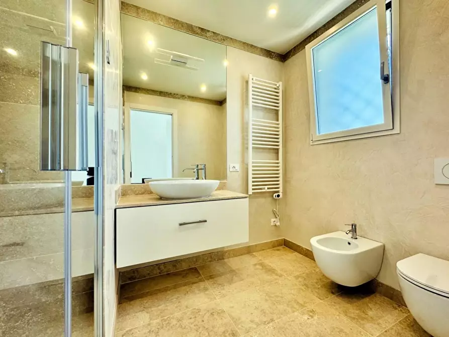 Immagine 39 di Casa indipendente in vendita  a Pietrasanta