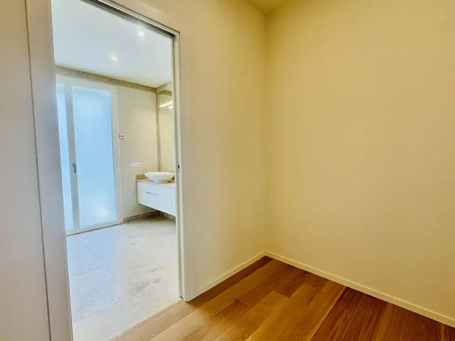 Immagine 28 di Casa indipendente in vendita  a Pietrasanta