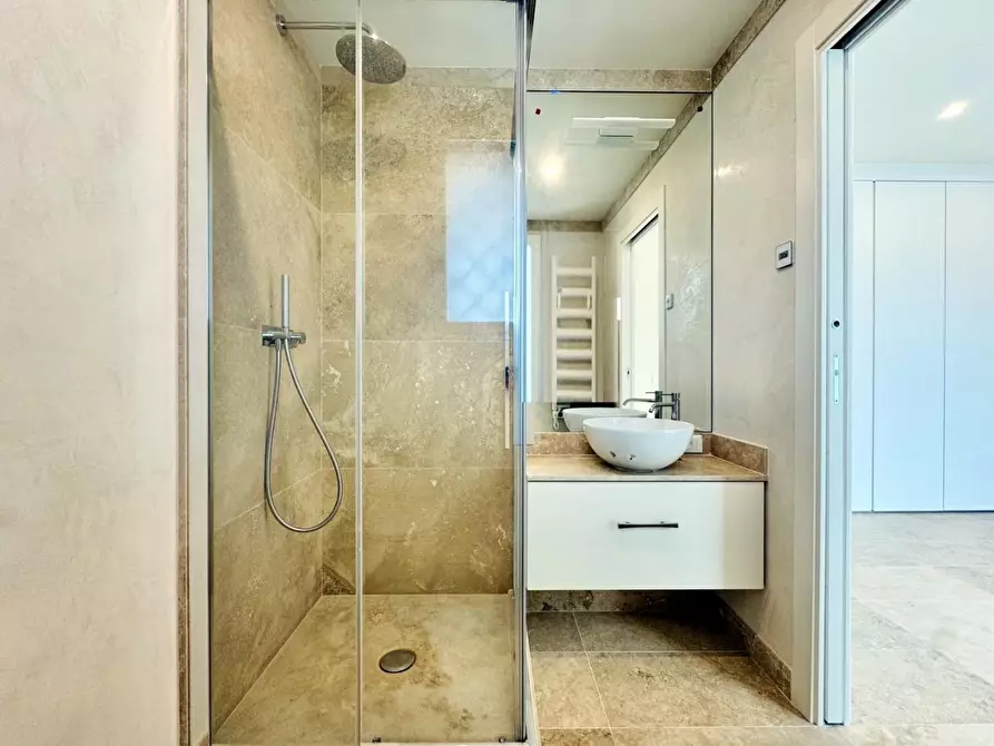 Immagine 18 di Casa indipendente in vendita  a Pietrasanta