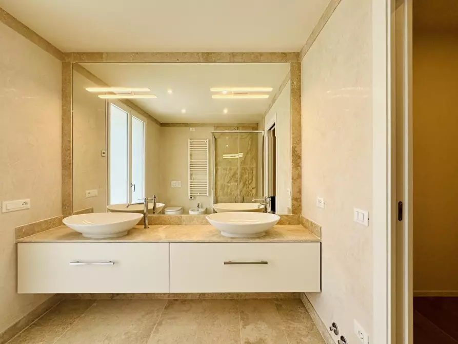 Immagine 29 di Casa indipendente in vendita  a Pietrasanta