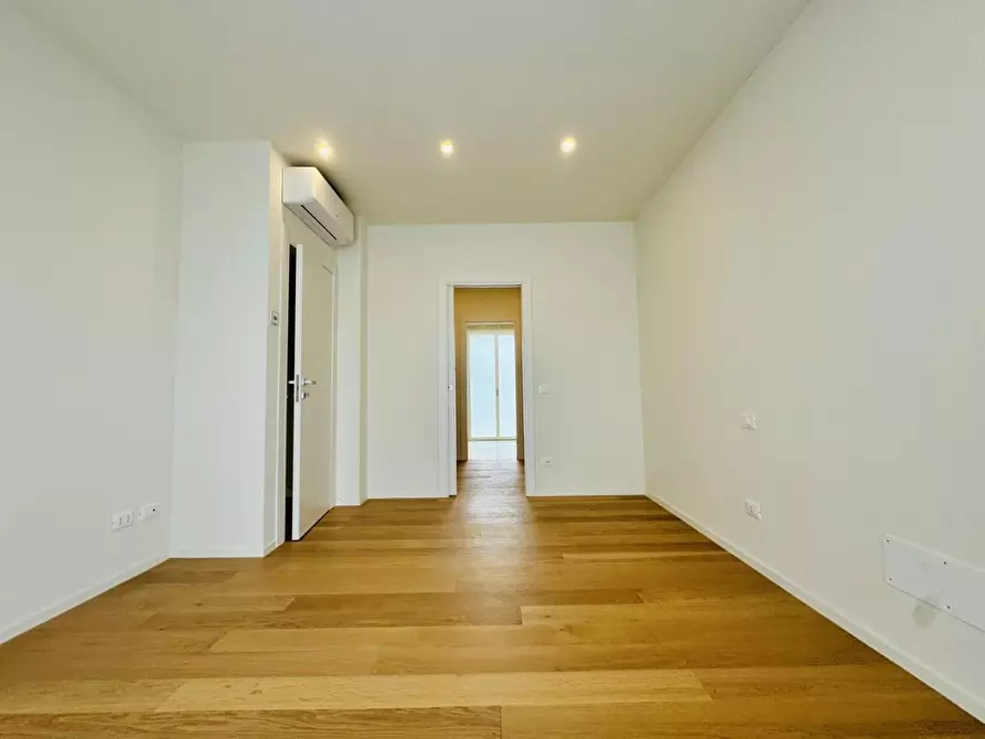 Immagine 27 di Casa indipendente in vendita  a Pietrasanta