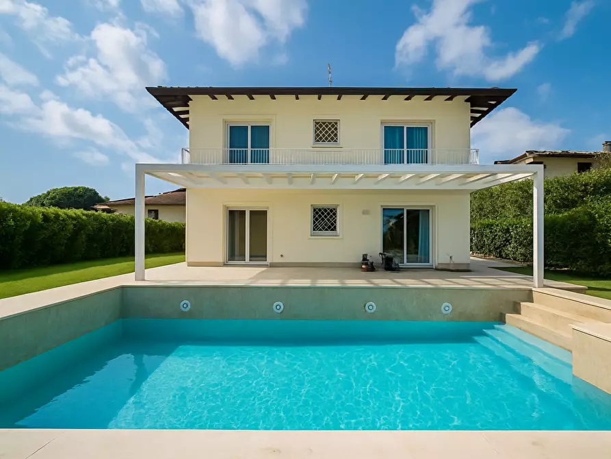 Immagine 1 di Casa indipendente in vendita  a Pietrasanta