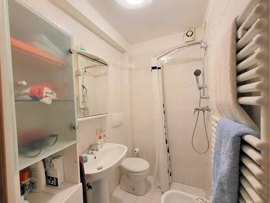 Immagine 9 di Casa semindipendente in vendita  a Massa