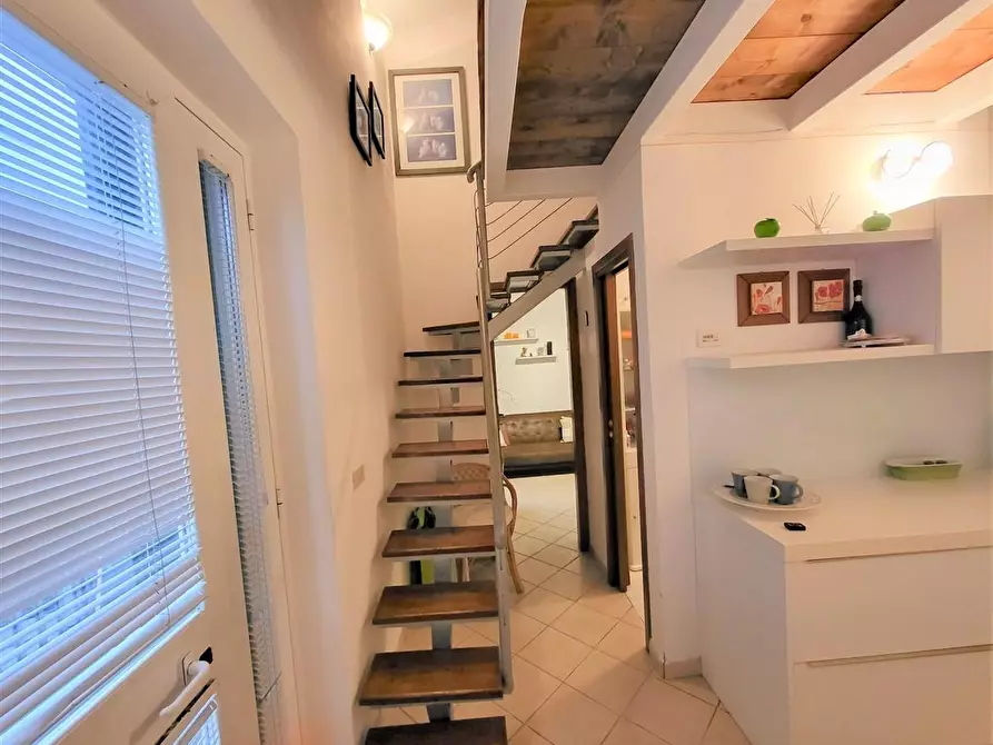 Immagine 3 di Casa semindipendente in vendita  a Massa