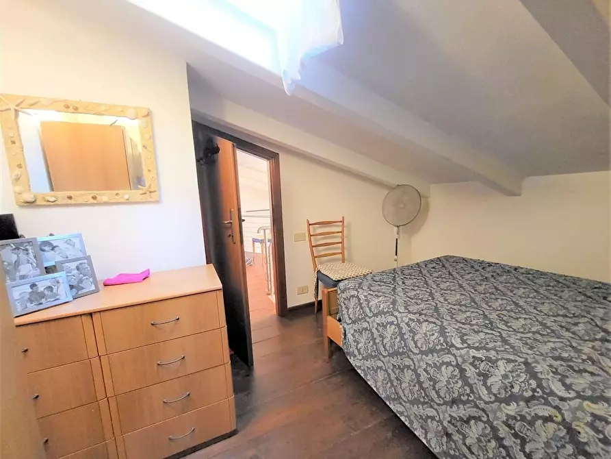 Immagine 15 di Casa semindipendente in vendita  a Massa