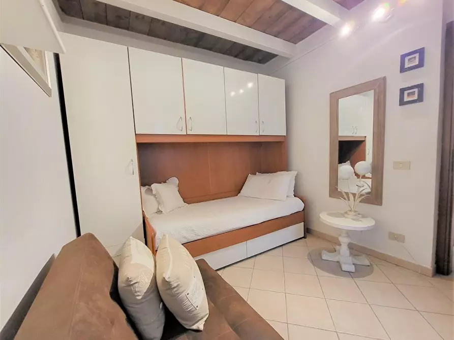 Immagine 6 di Casa semindipendente in vendita  a Massa