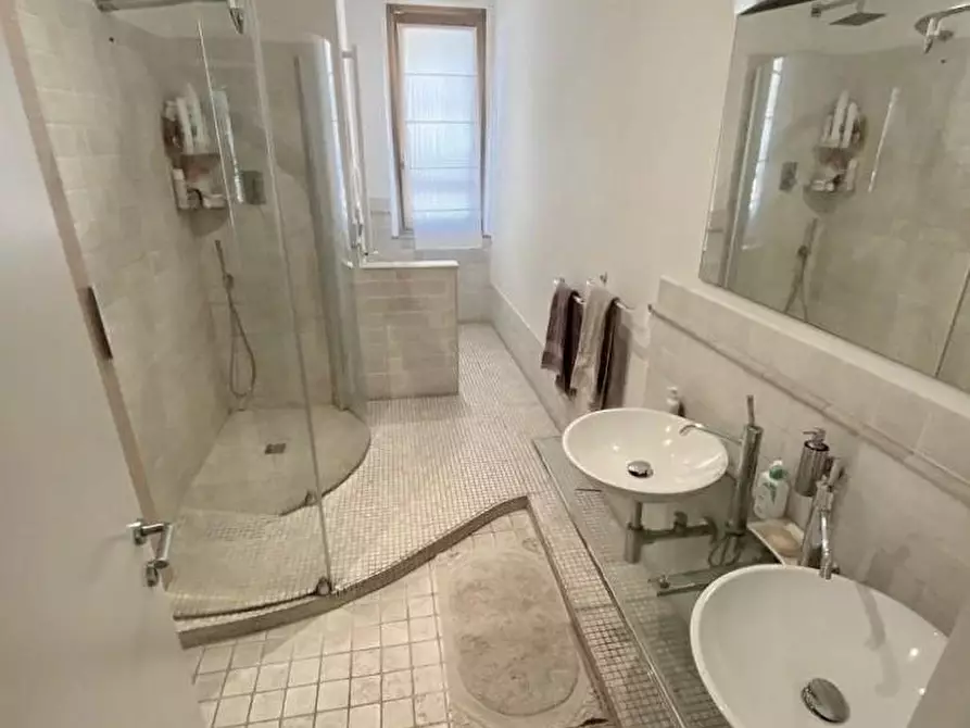 Immagine 16 di Appartamento in vendita  a Pisa