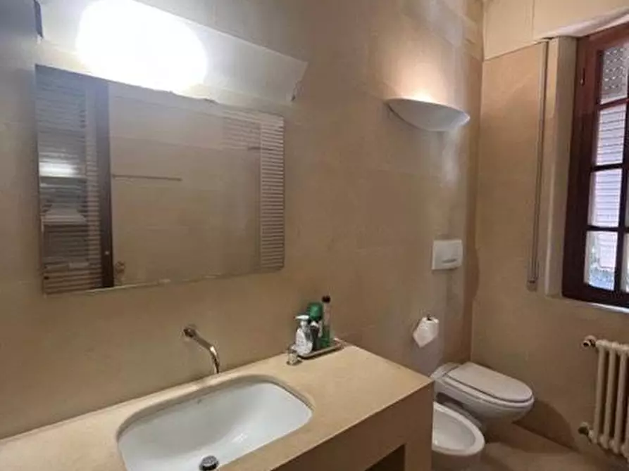 Immagine 40 di Casa bifamiliare in vendita  a Massa