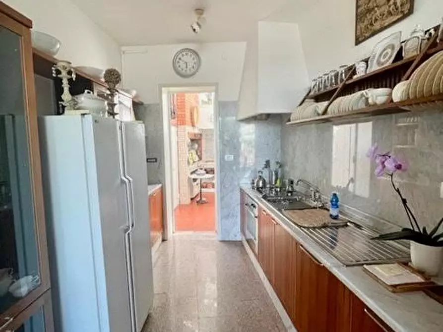Immagine 21 di Casa bifamiliare in vendita  a Massa