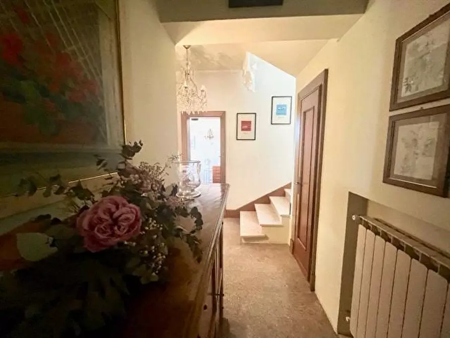 Immagine 15 di Casa bifamiliare in vendita  a Massa