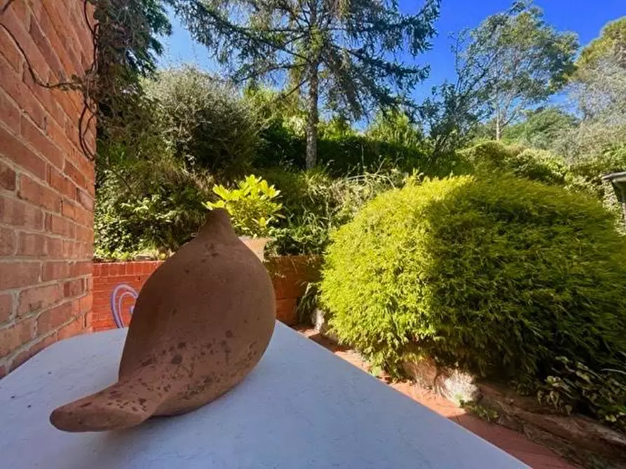 Immagine 41 di Casa bifamiliare in vendita  a Massa