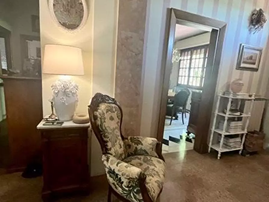 Immagine 19 di Casa bifamiliare in vendita  a Massa