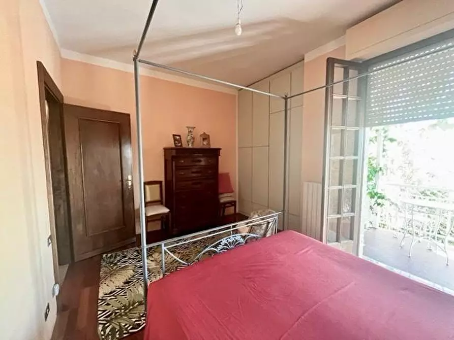 Immagine 28 di Casa bifamiliare in vendita  a Massa