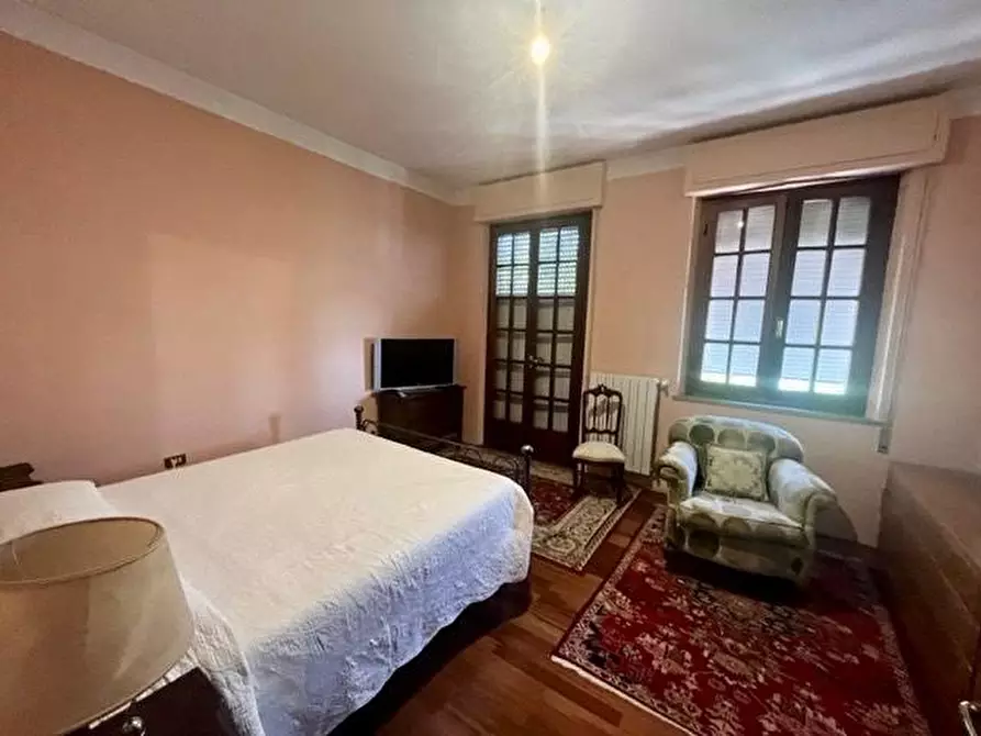 Immagine 35 di Casa bifamiliare in vendita  a Massa