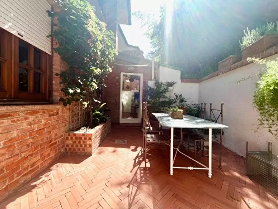 Immagine 13 di Casa bifamiliare in vendita  a Massa