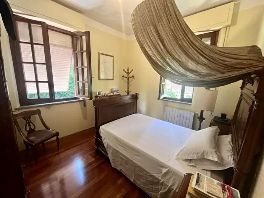 Immagine 36 di Casa bifamiliare in vendita  a Massa