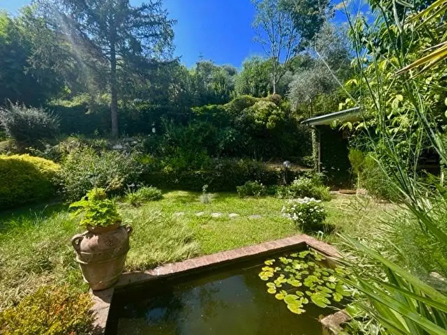 Immagine 3 di Casa bifamiliare in vendita  a Massa