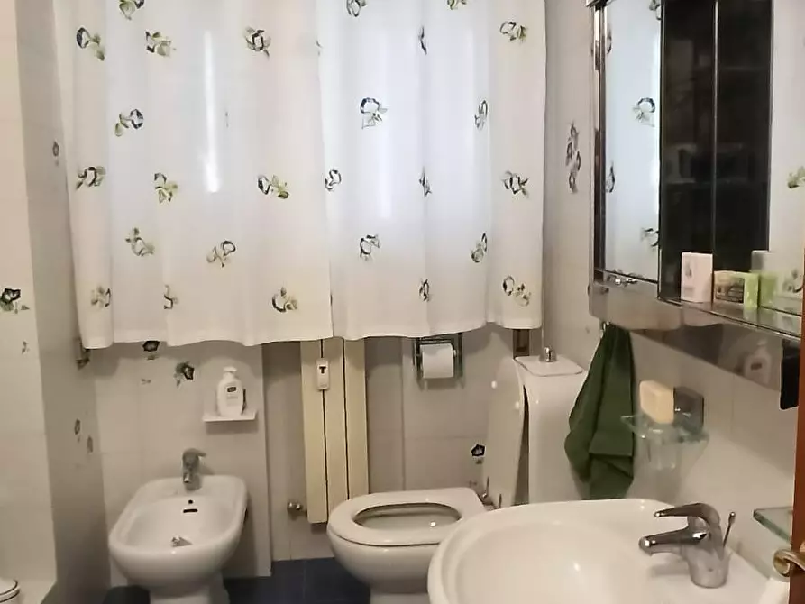 Immagine 9 di Appartamento in affitto  a Siena