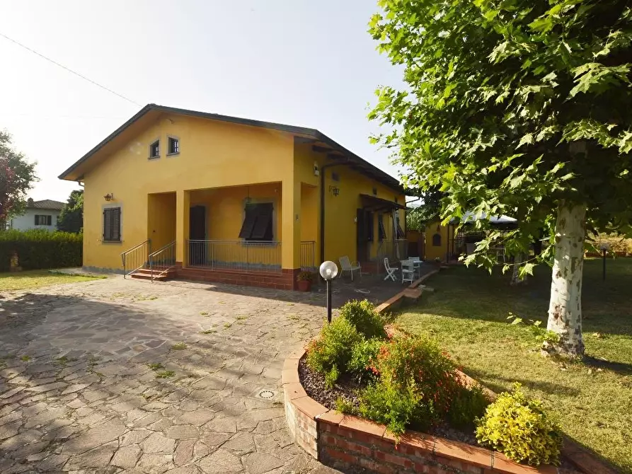 Immagine 22 di Villa in vendita  a Porcari