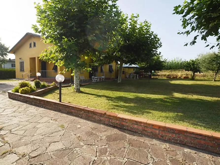 Immagine 24 di Villa in vendita  a Porcari
