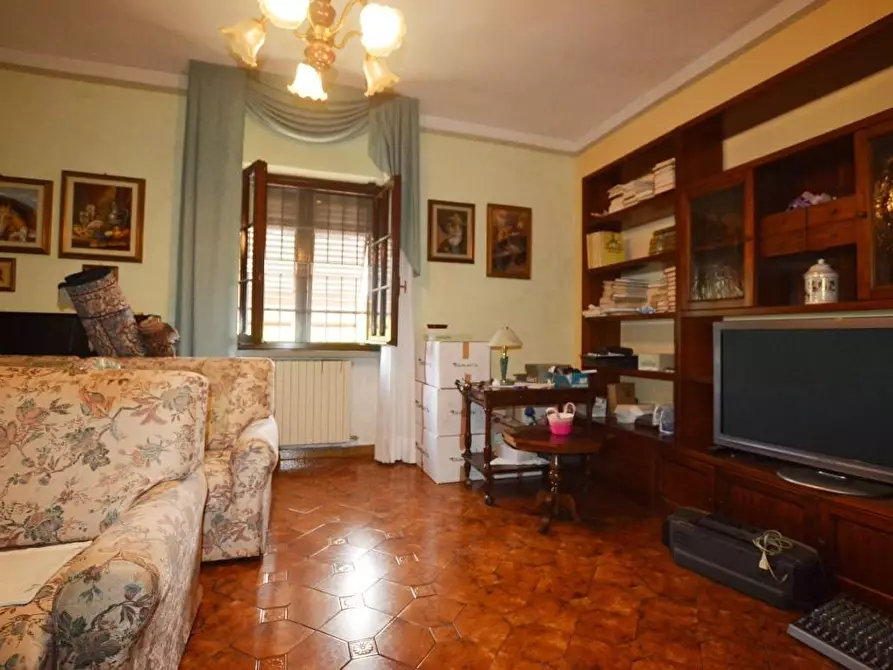 Immagine 4 di Villa in vendita  a Porcari