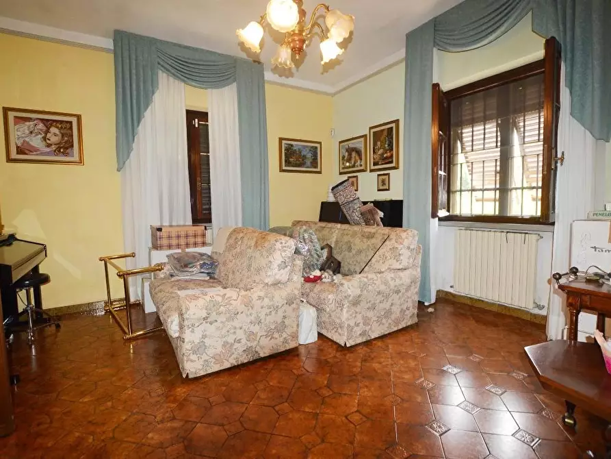 Immagine 3 di Villa in vendita  a Porcari